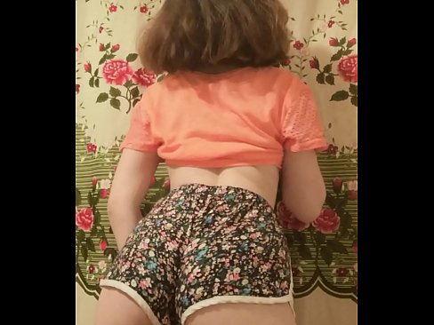 ❤️ Neska gazte sexy galtzak kentzen kameraren aurrean ️ Porno fb gugan ❌️❤